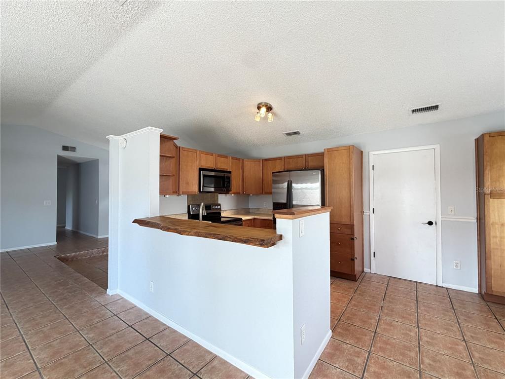 9923 Castleton Street Orlando, FL 32817 - Photo 8 of 27