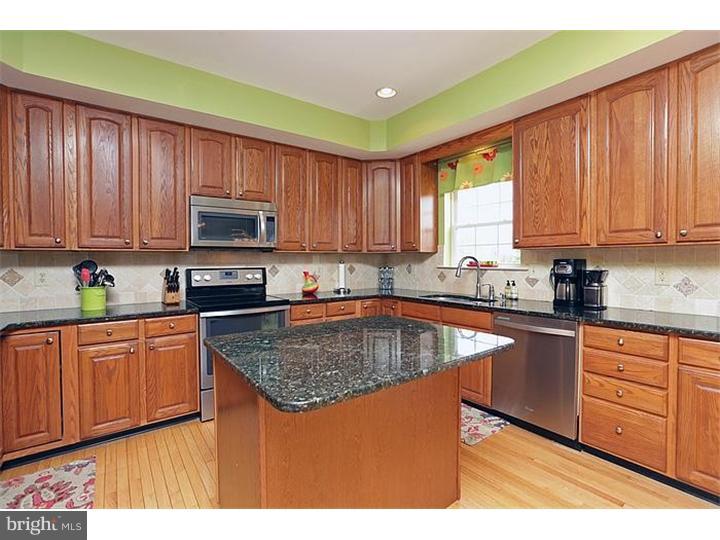 3060 Thompson Road Telford, PA 18969 - Photo 7 of 25 Kitchen
