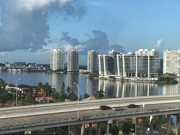 $2,750 | 19380 Collins Avenue, Unit 1219, Sunny Isles Beach, FL 33160