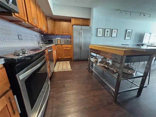 $2,750 | 19380 Collins Avenue, Unit 1219, Sunny Isles Beach, FL 33160