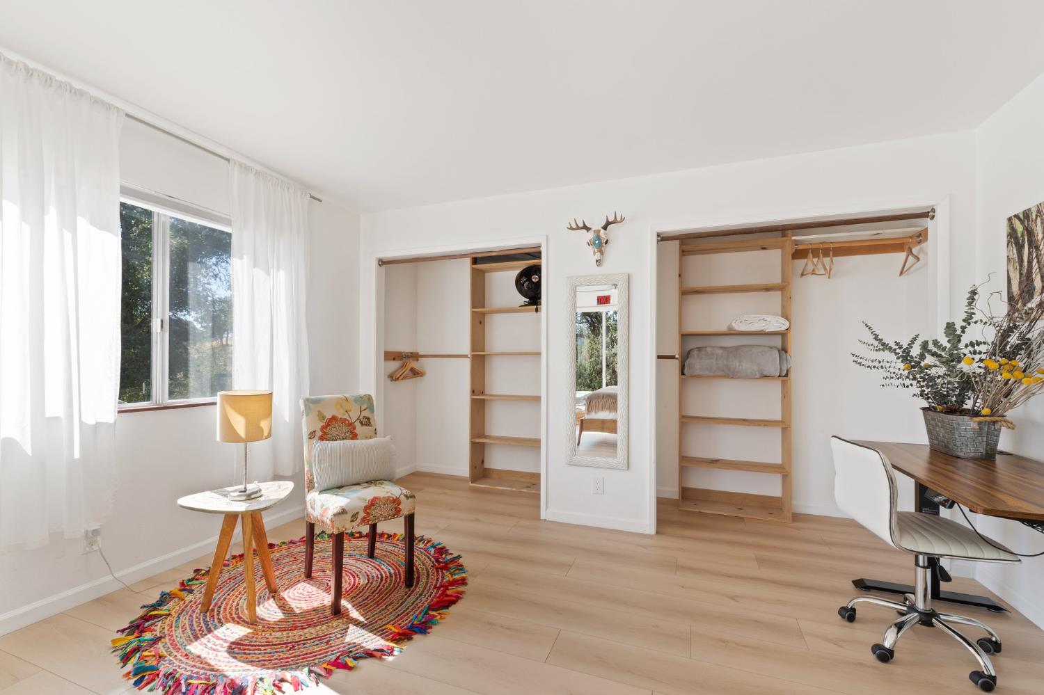 4577 Totokon Road Mariposa, CA 95338 - Photo 32 of 57 a view of a livingroom with furniture and a window