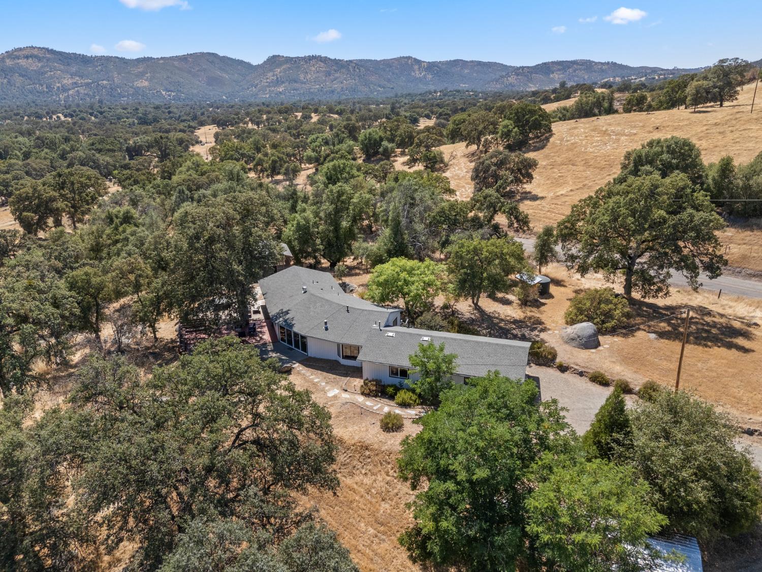 4577 Totokon Road Mariposa, CA 95338 - Photo 49 of 57 a view of lake and mountain