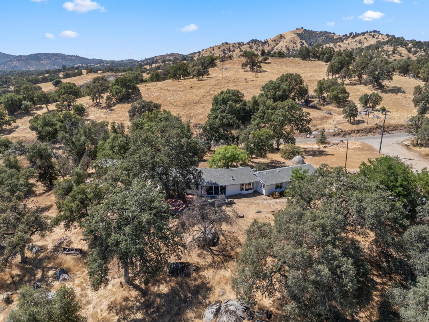 4577 Totokon Road Mariposa, CA 95338 - Photo 50 of 57 a view of a city