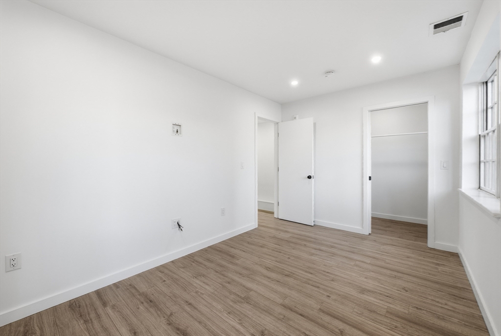 289 Central Street Lowell, MA 01852 - Photo 12 of 40