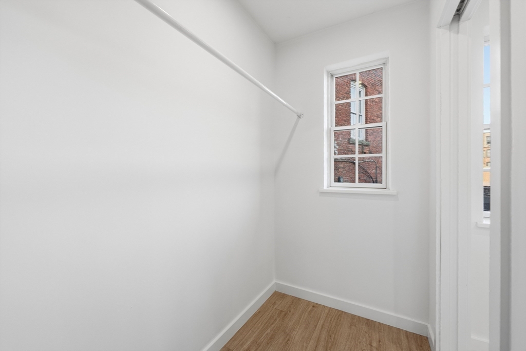 289 Central Street Lowell, MA 01852 - Photo 13 of 40