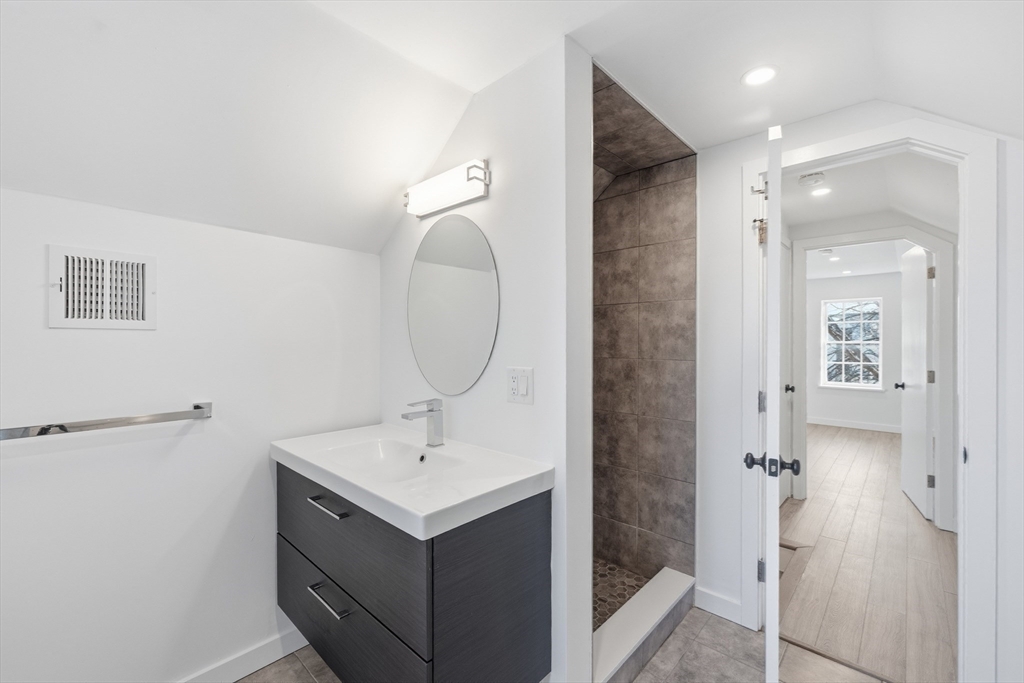 289 Central Street Lowell, MA 01852 - Photo 16 of 40