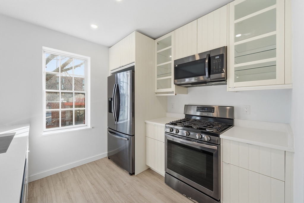 289 Central Street Lowell, MA 01852 - Photo 2 of 40