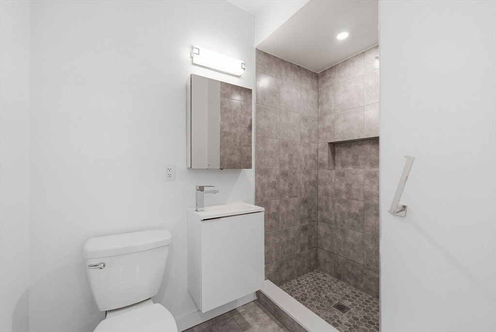 289 Central Street Lowell, MA 01852 - Photo 25 of 40