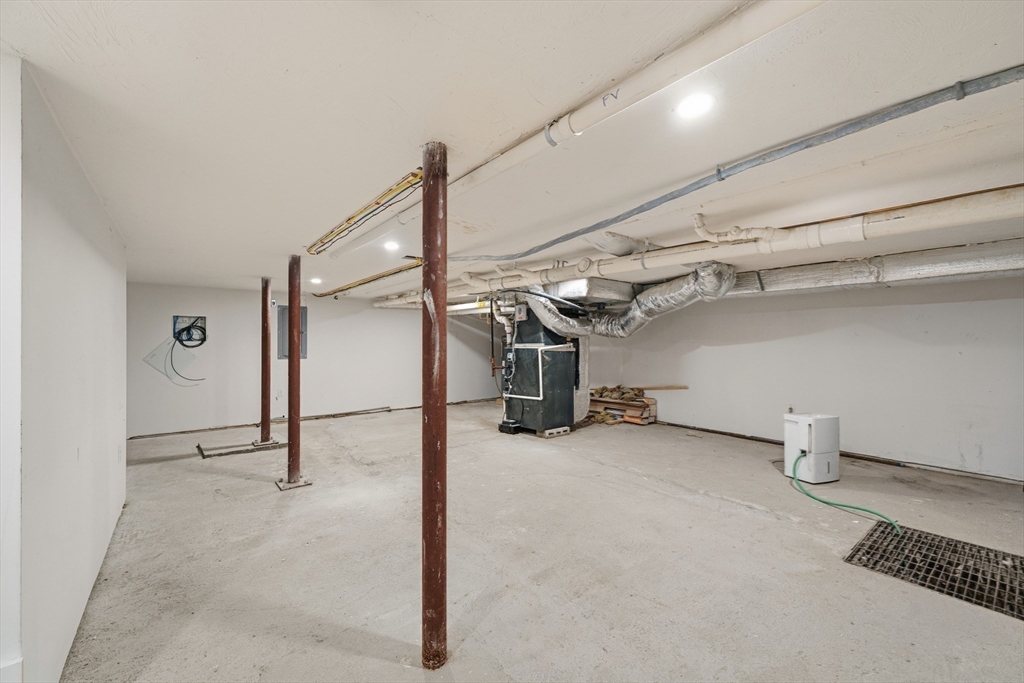 289 Central Street Lowell, MA 01852 - Photo 27 of 40