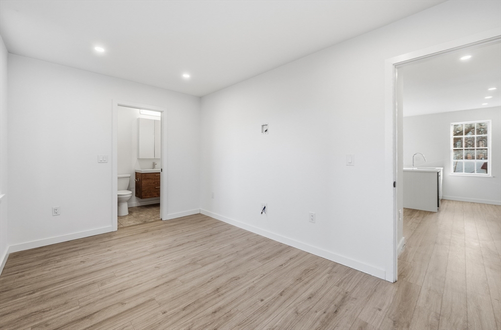 289 Central Street Lowell, MA 01852 - Photo 9 of 40