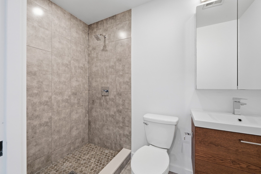 289 Central Street Lowell, MA 01852 - Photo 10 of 40