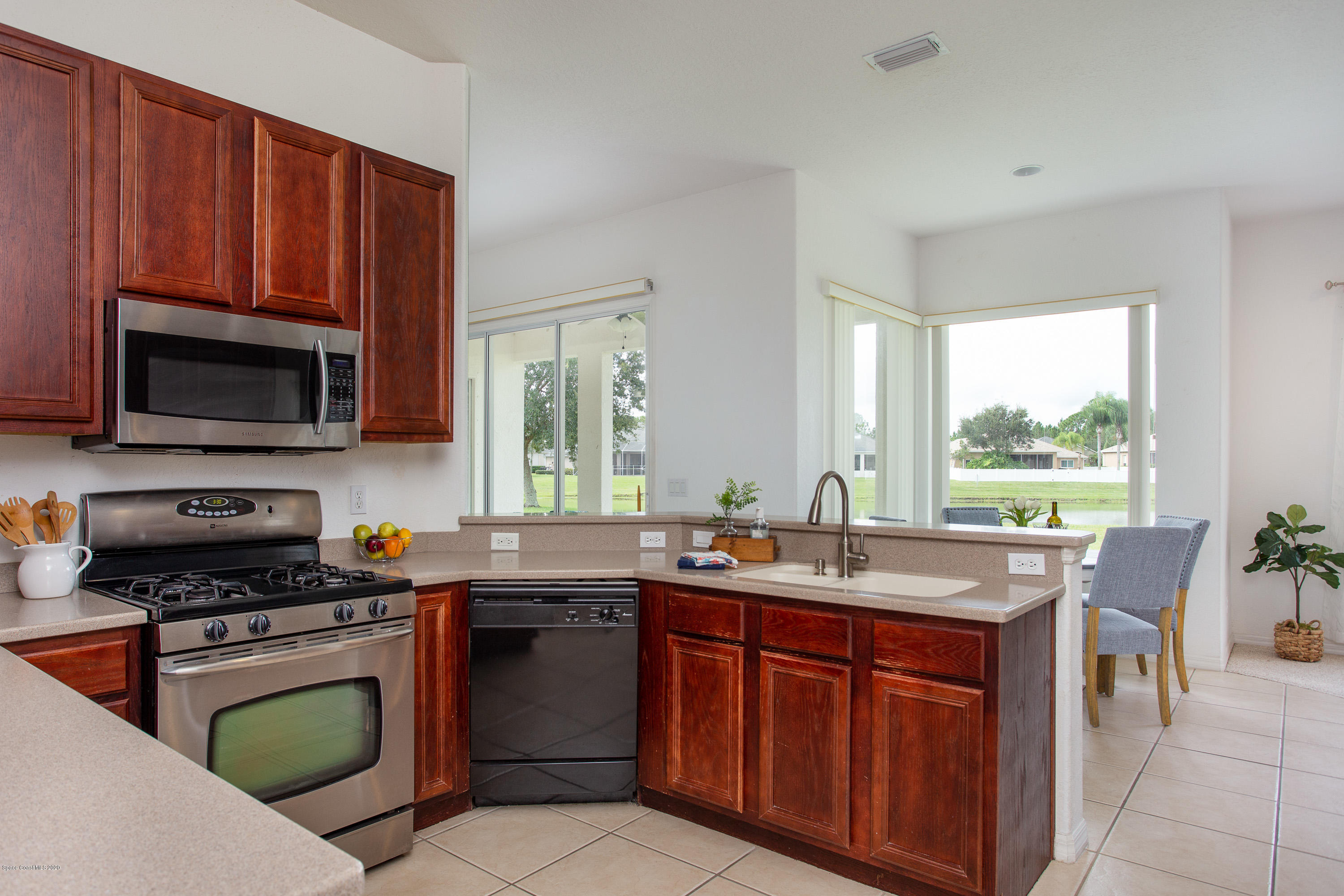 210 Ridgemont Circle Southeast Palm Bay, FL 32909 - Photo 8 of 39 24- 210 Ridgemont Cir SE
