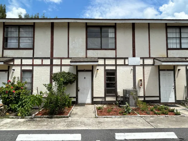 $149,900 | 5153 Breckenridge Place, Unit 39, West Palm Beach, FL 33417