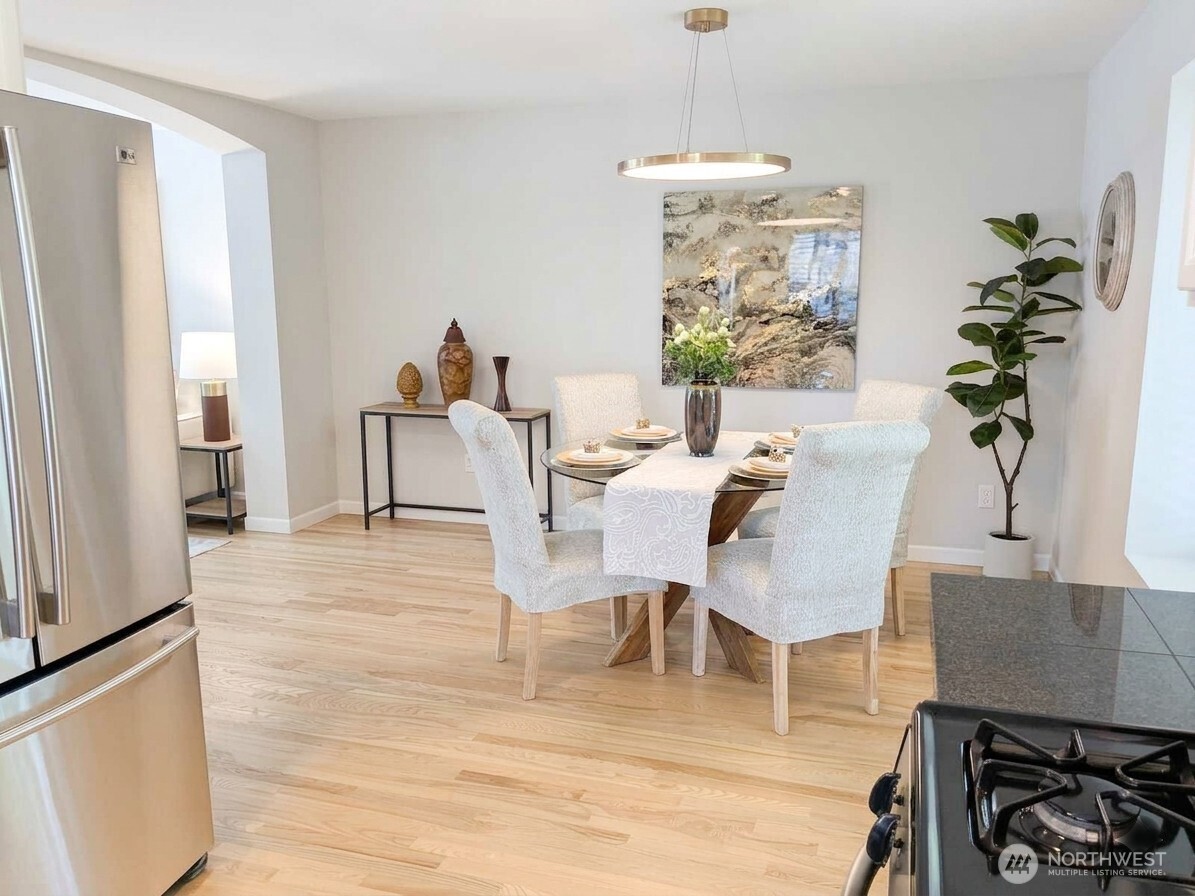 2138 North 113th Street, Unit B Seattle, WA 98133 - Photo 12 of 37
