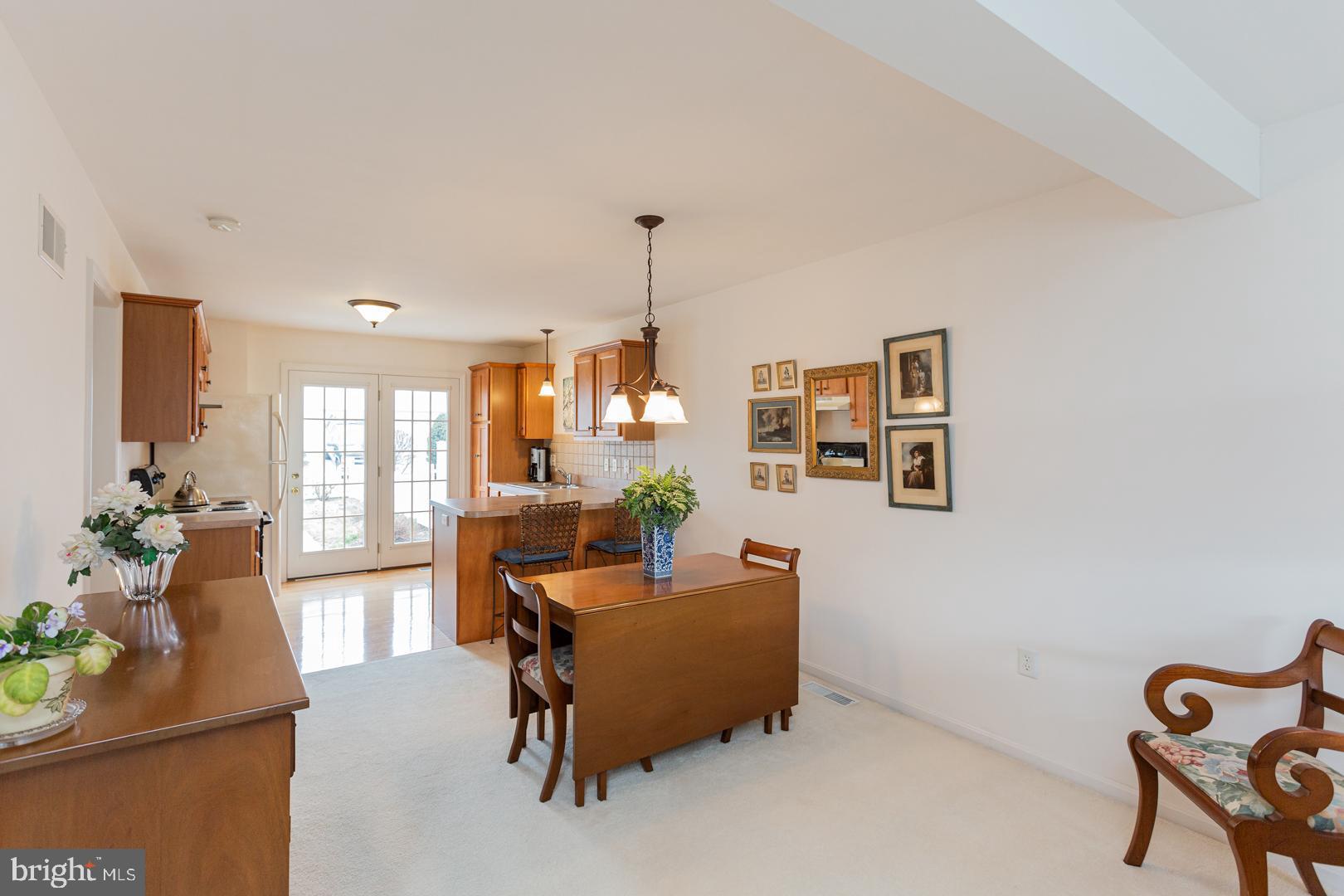 607 Chatham Way Lititz, PA 17543 - Photo 11 of 47