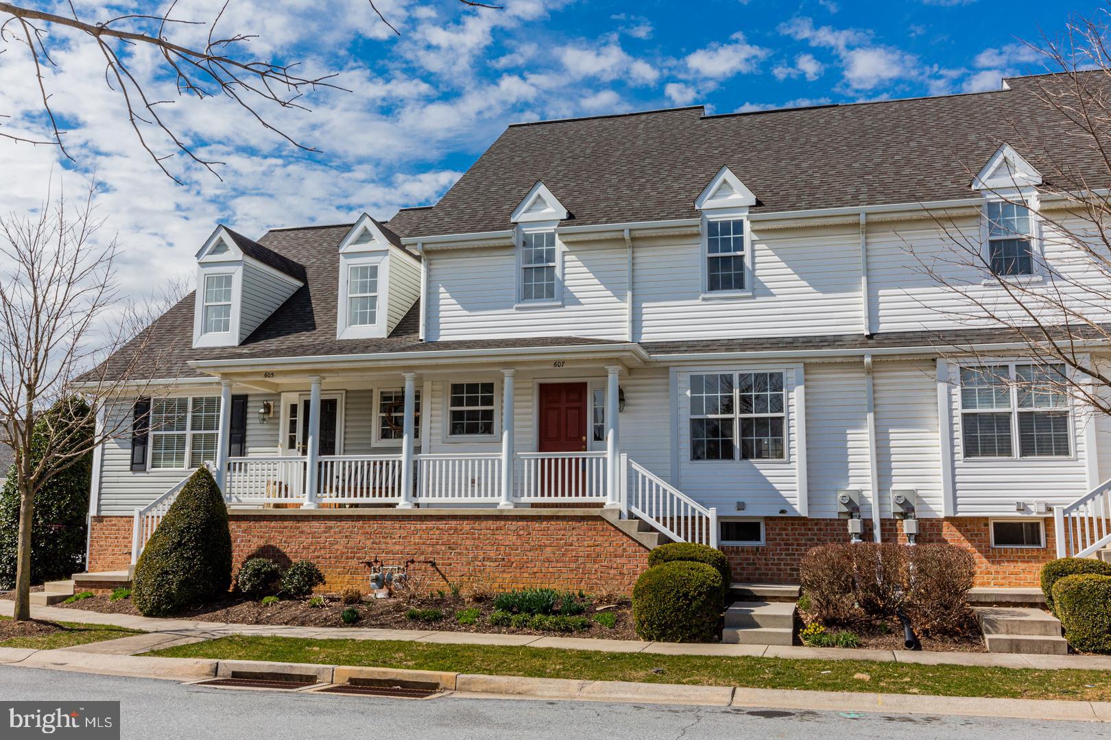 607 Chatham Way Lititz, PA 17543 - Photo 3 of 47