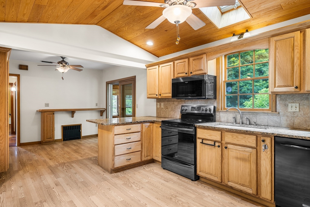 62 Circle Road Longmeadow, MA 01106 - Photo 14 of 42