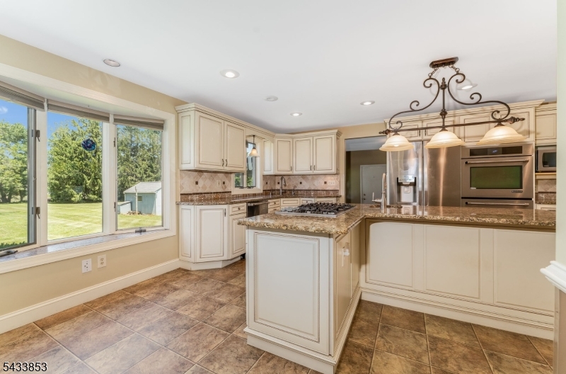 44 Pleasant Valley Road Washington, NJ 07882 - Photo 11 of 37
