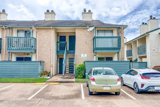 $98,500 | 250 El Dorado Boulevard, Unit 283, Webster, TX 77598