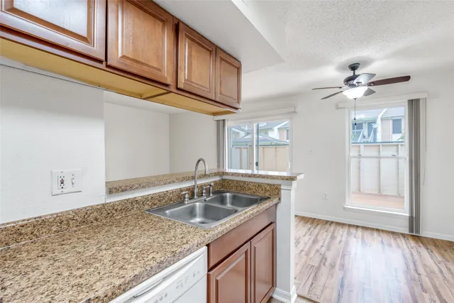 $98,500 | 250 El Dorado Boulevard, Unit 283, Webster, TX 77598