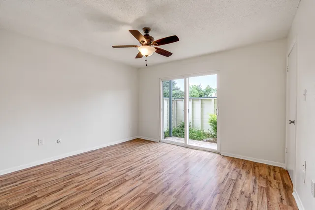 $98,500 | 250 El Dorado Boulevard, Unit 283, Webster, TX 77598