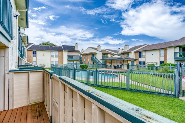 $98,500 | 250 El Dorado Boulevard, Unit 283, Webster, TX 77598