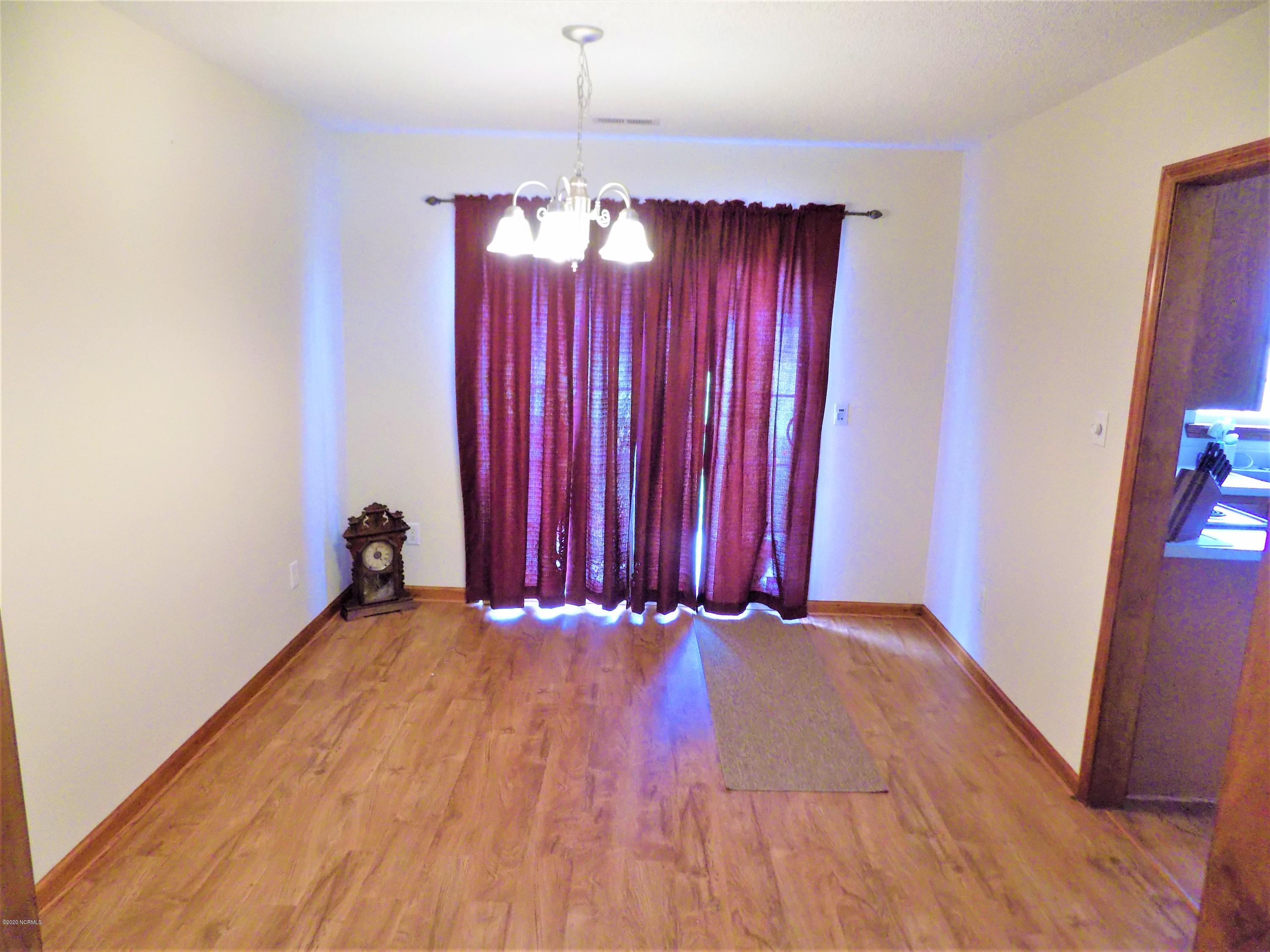 235 Bannermans Mill Road Richlands, NC 28574 - Photo 13 of 31 dining room