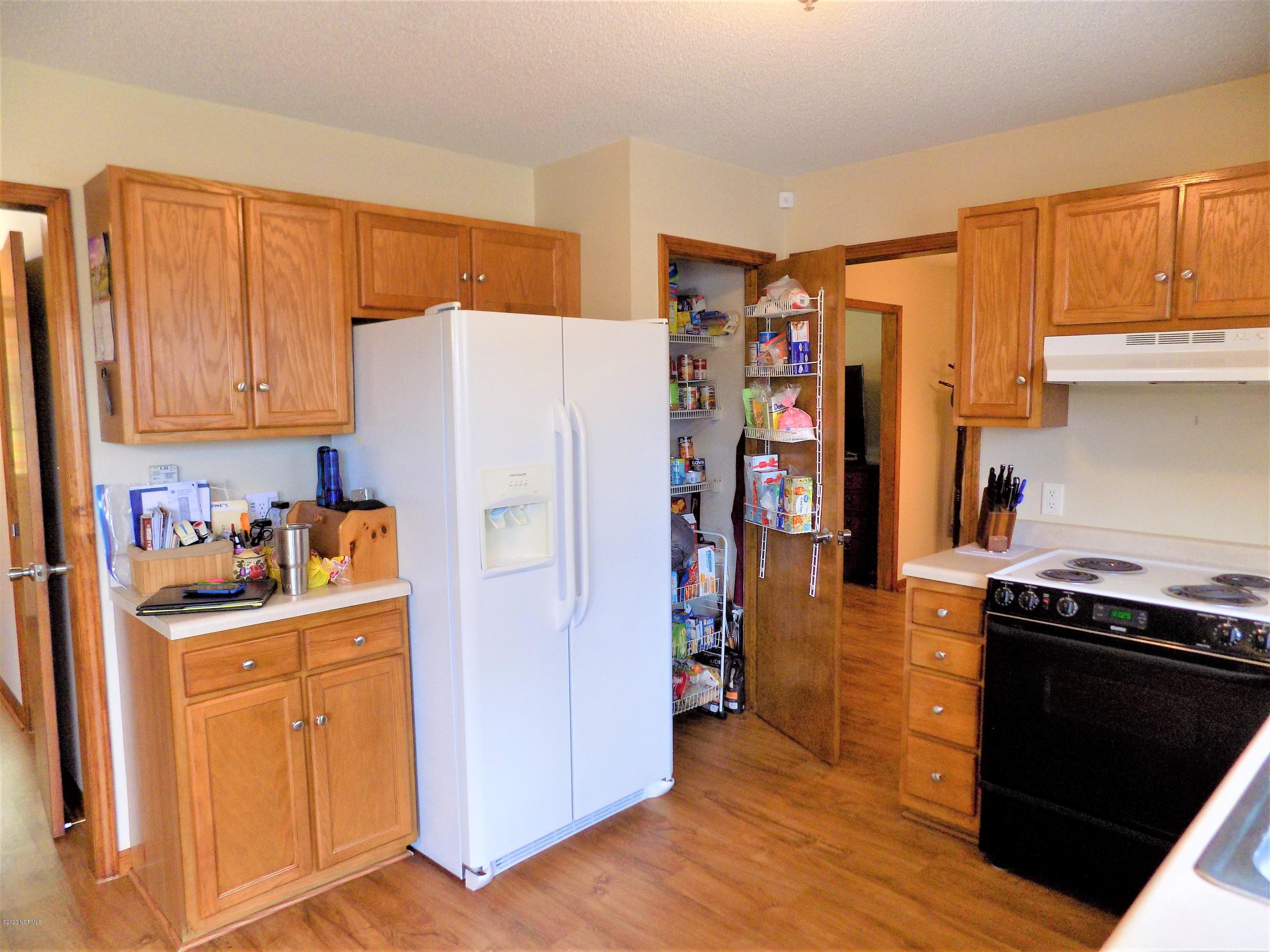 235 Bannermans Mill Road Richlands, NC 28574 - Photo 16 of 31 kitchen