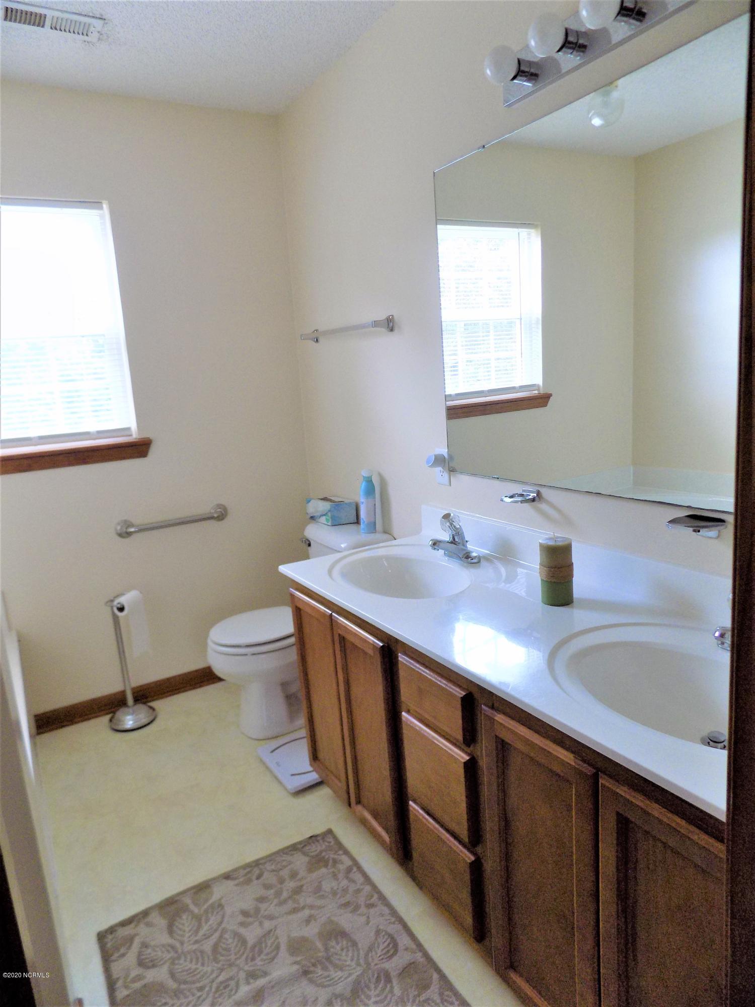 235 Bannermans Mill Road Richlands, NC 28574 - Photo 24 of 31 master bathroom
