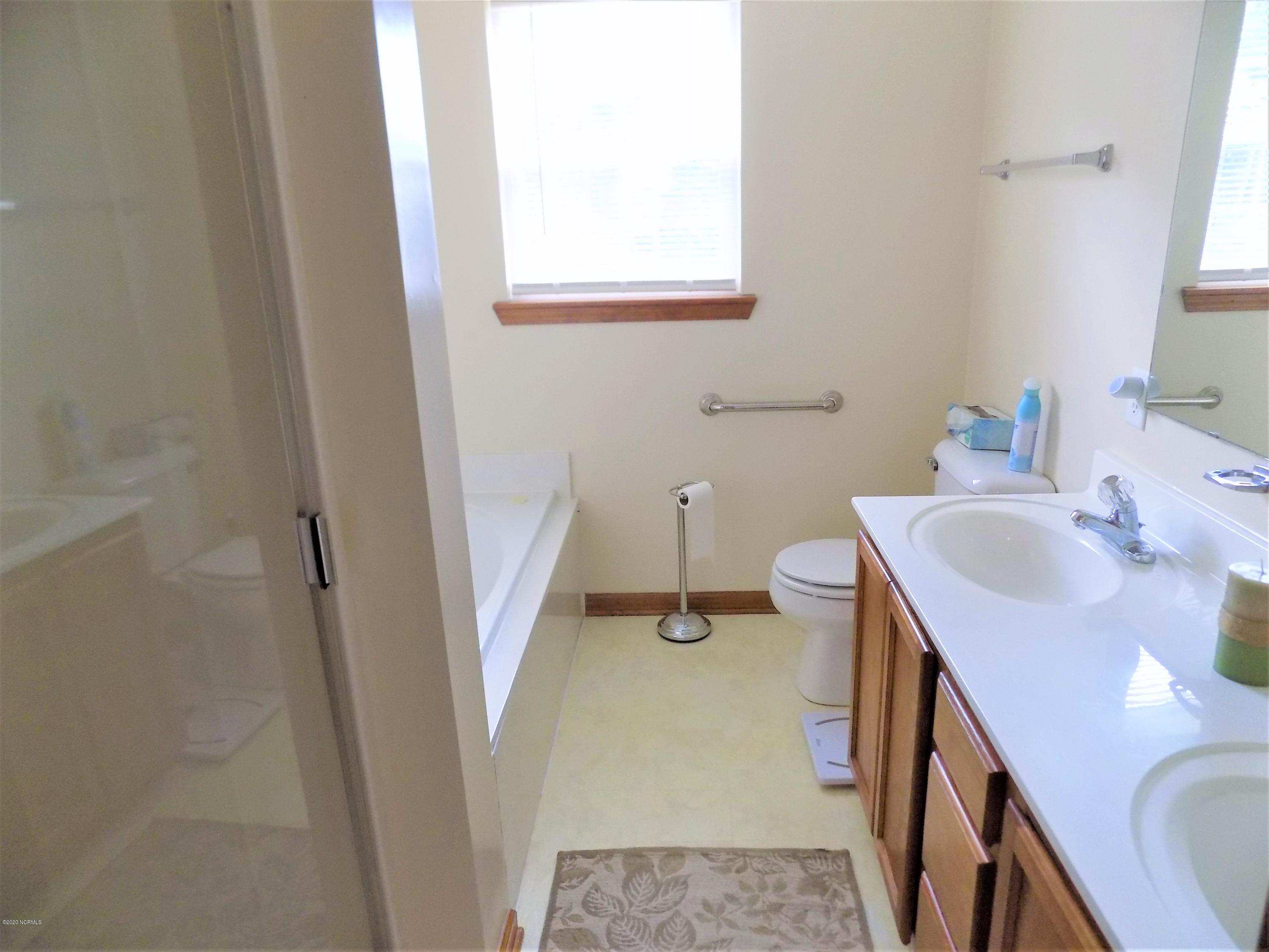 235 Bannermans Mill Road Richlands, NC 28574 - Photo 26 of 31 master bathroom