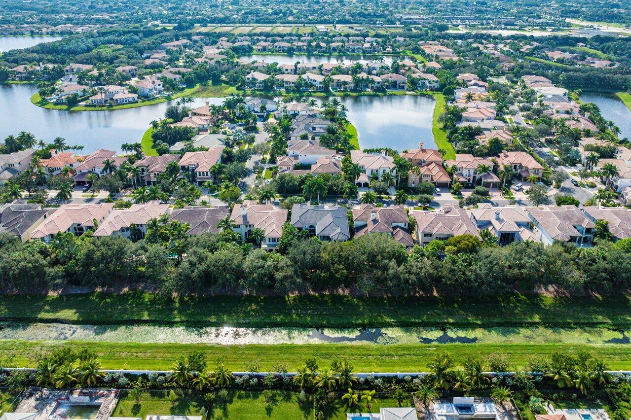 17657 Middlebrook Way Boca Raton, FL 33496 - Photo 68 of 98 an aerial view of a houses with outdoor space and lake view