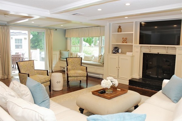 11 Minuteman Road Hingham, MA 02043 - Photo 5 of 22 Gallery Image 5