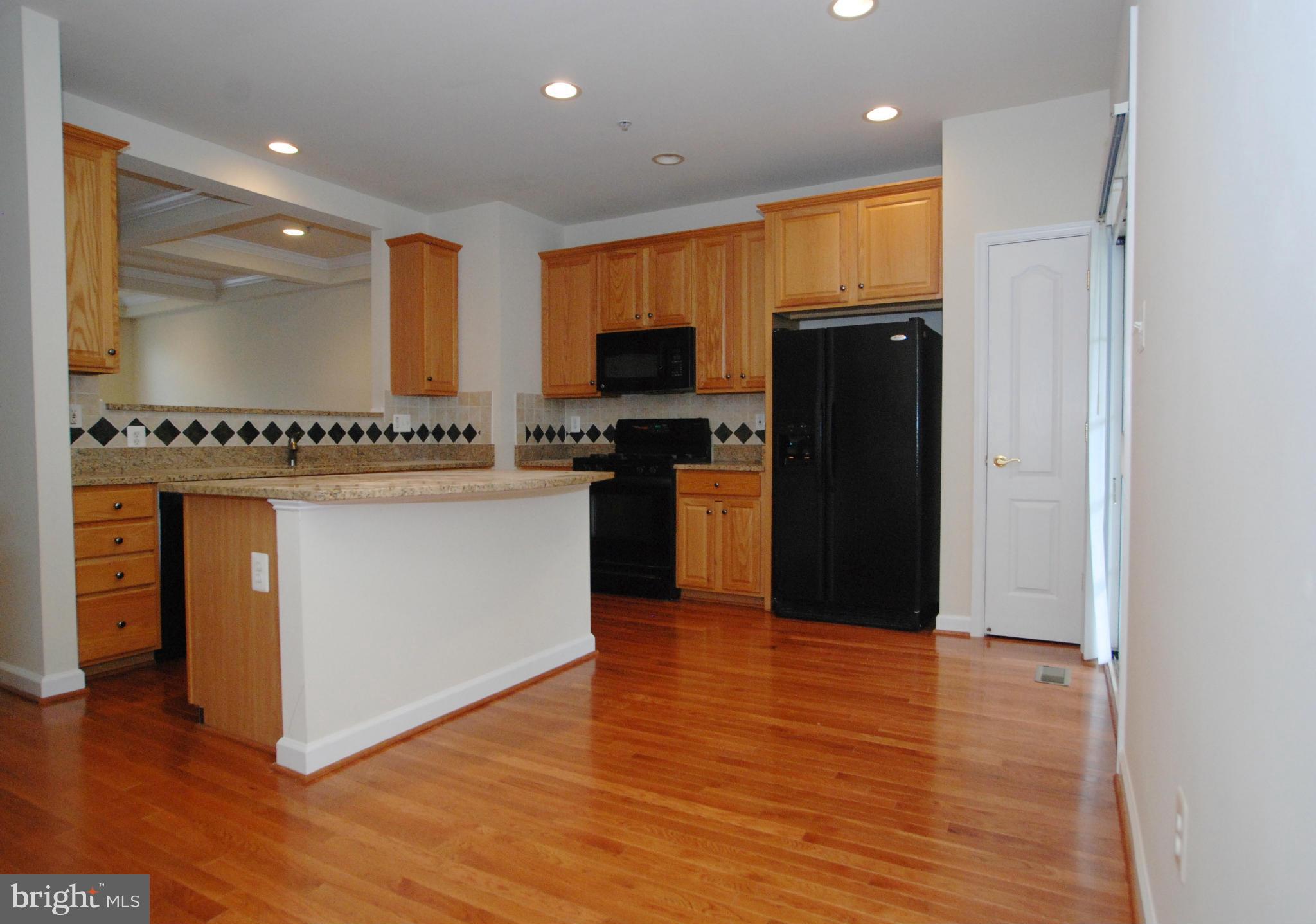 604 Ridgemont Avenue Rockville, MD 20850 - Photo 4 of 30 Kitchen