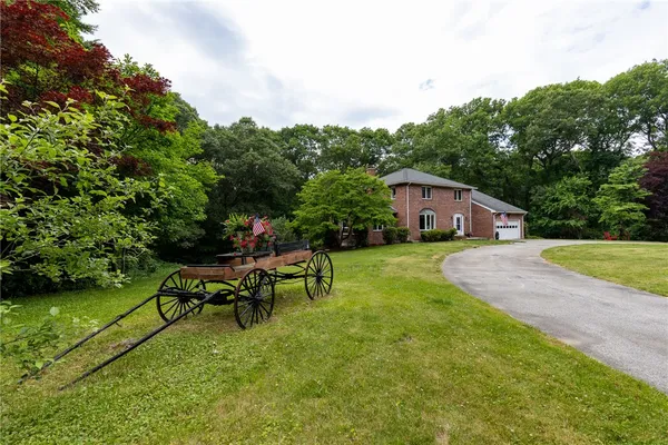 $889,000 | 20 Lincoln Drive, North Smithfield, RI 02896