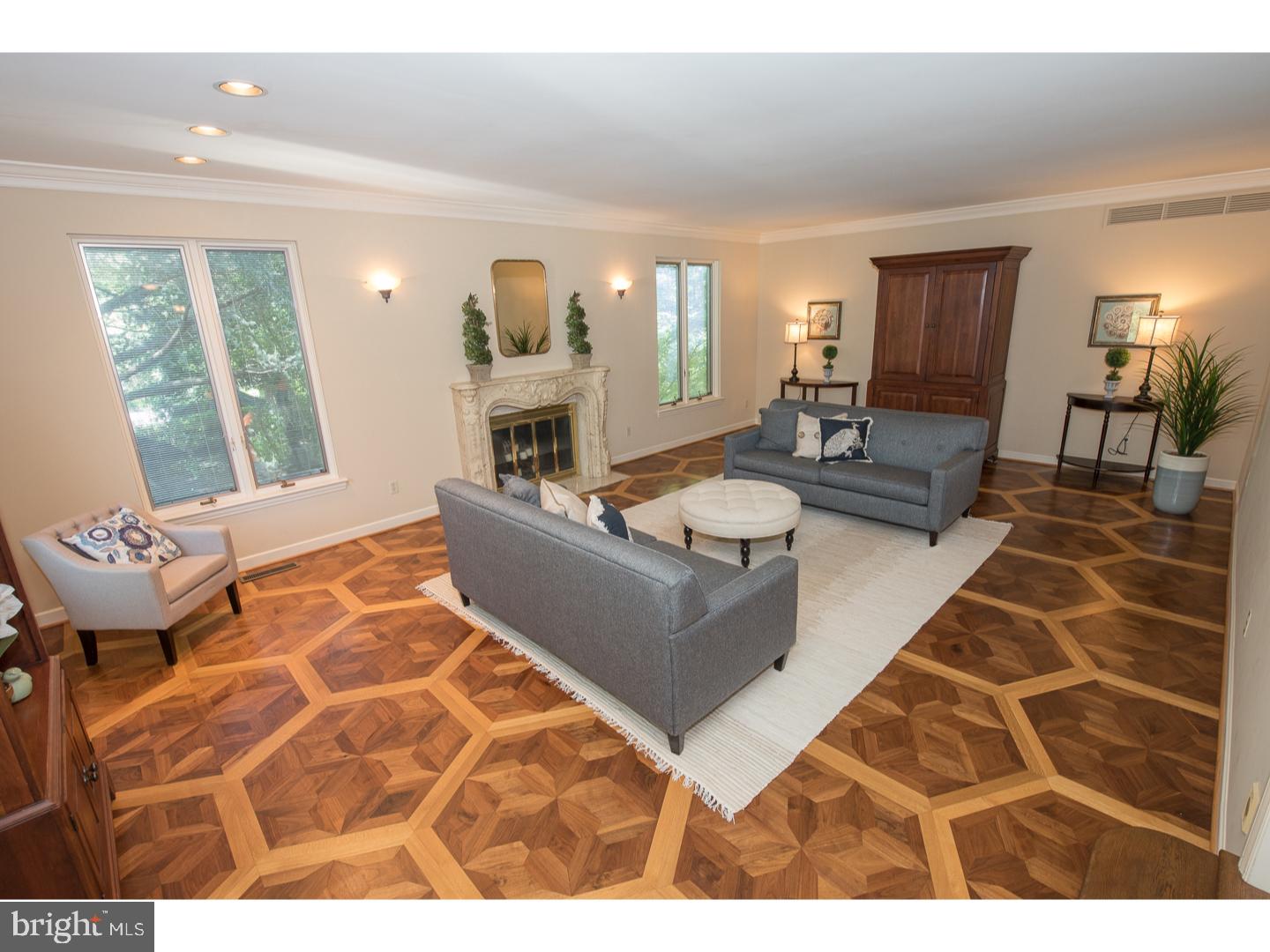 223 Ravenscliff Road Wayne, PA 19087 - Photo 3 of 25 Living Room