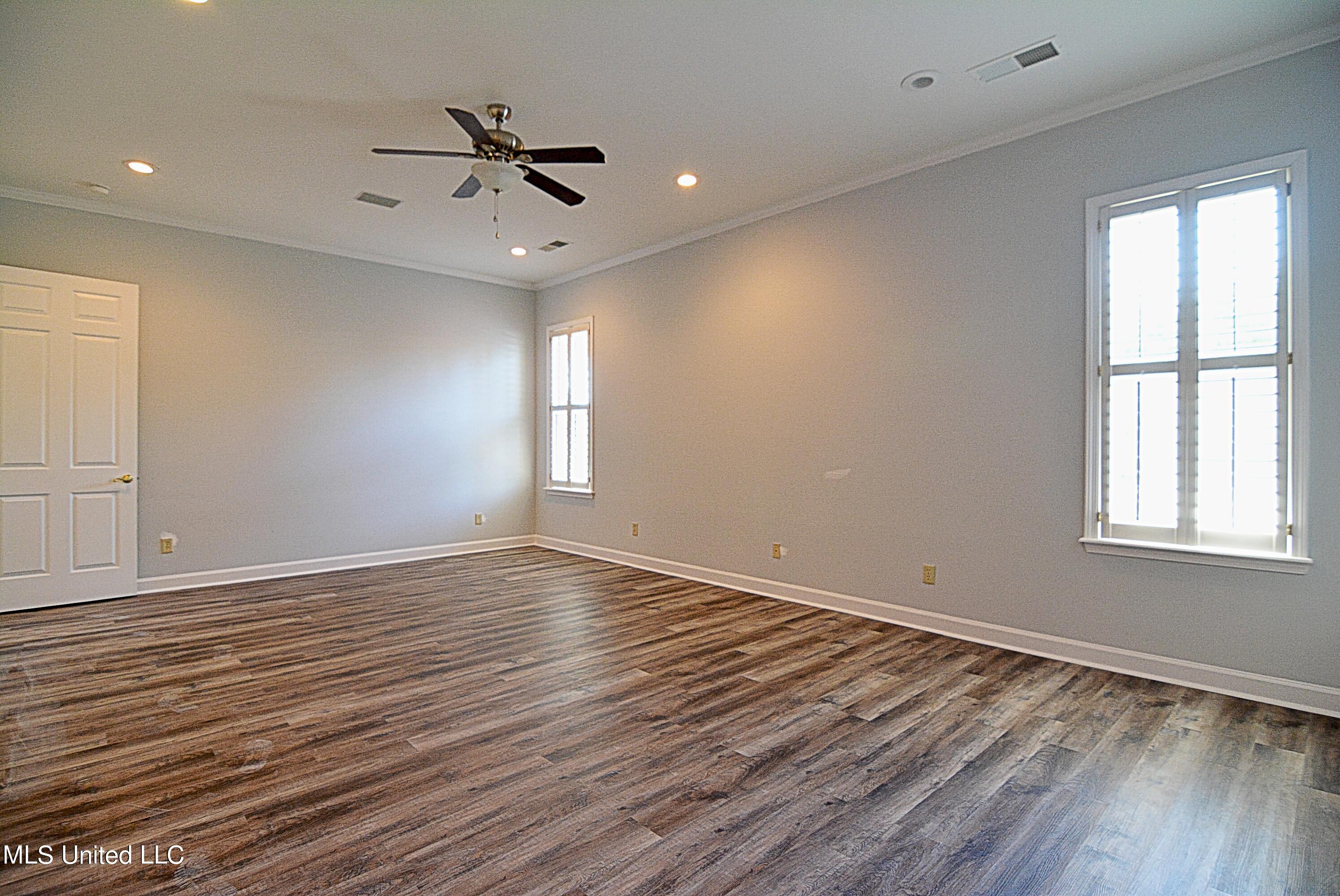 1770 Country Club Road Senatobia, MS 38668 - Photo 14 of 33 Master Bedroom