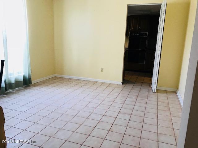 4360 Buck Point Road Jacksonville, FL 32210 - Photo 15 of 24 Dining room