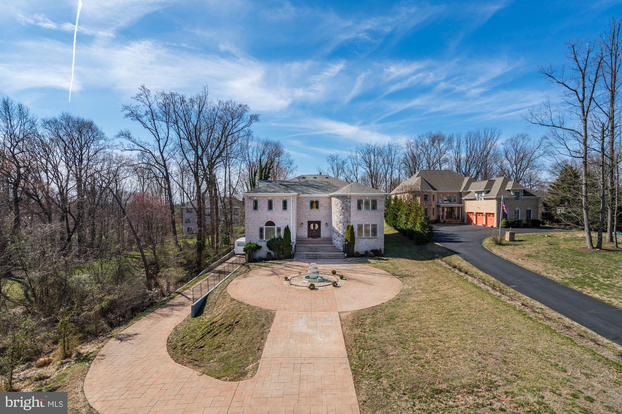 946 Seneca Road Great Falls, VA 22066 - Photo 2 of 106
