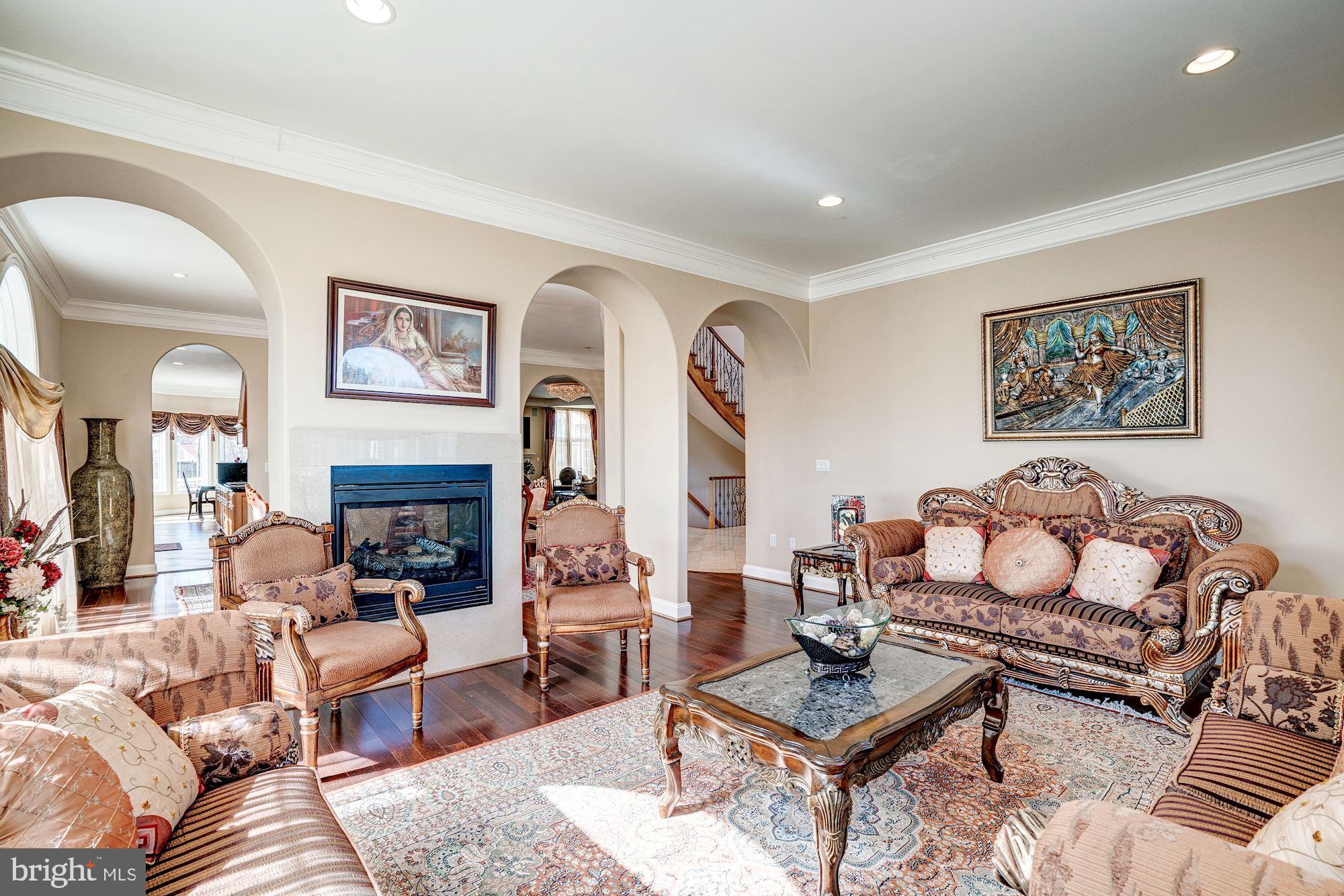 946 Seneca Road Great Falls, VA 22066 - Photo 12 of 106