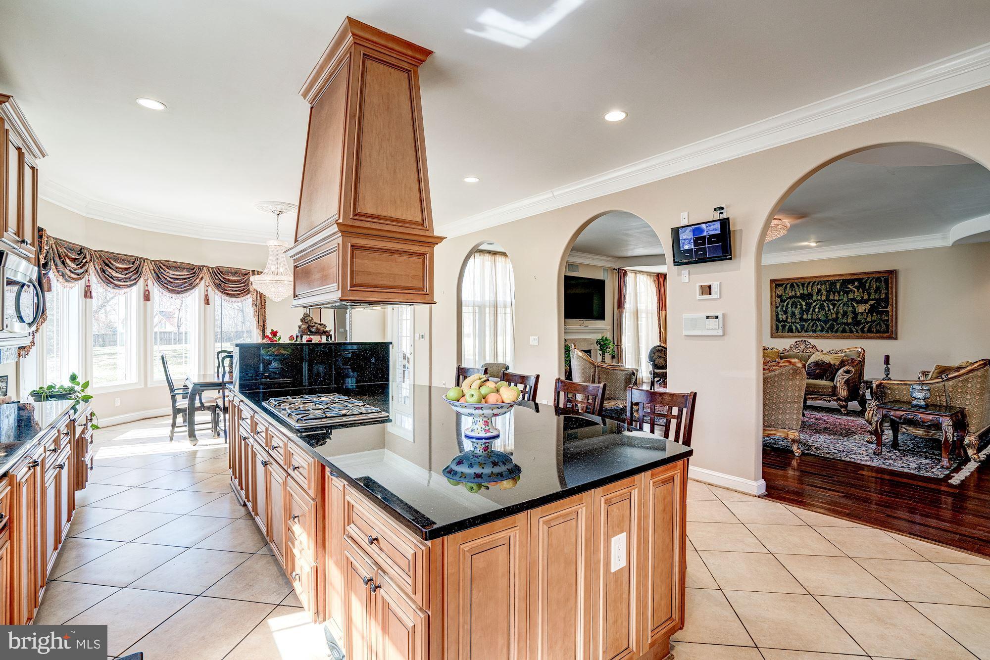 946 Seneca Road Great Falls, VA 22066 - Photo 18 of 106