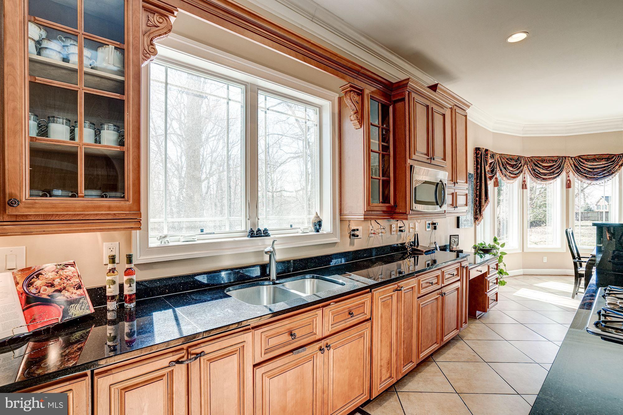 946 Seneca Road Great Falls, VA 22066 - Photo 19 of 106