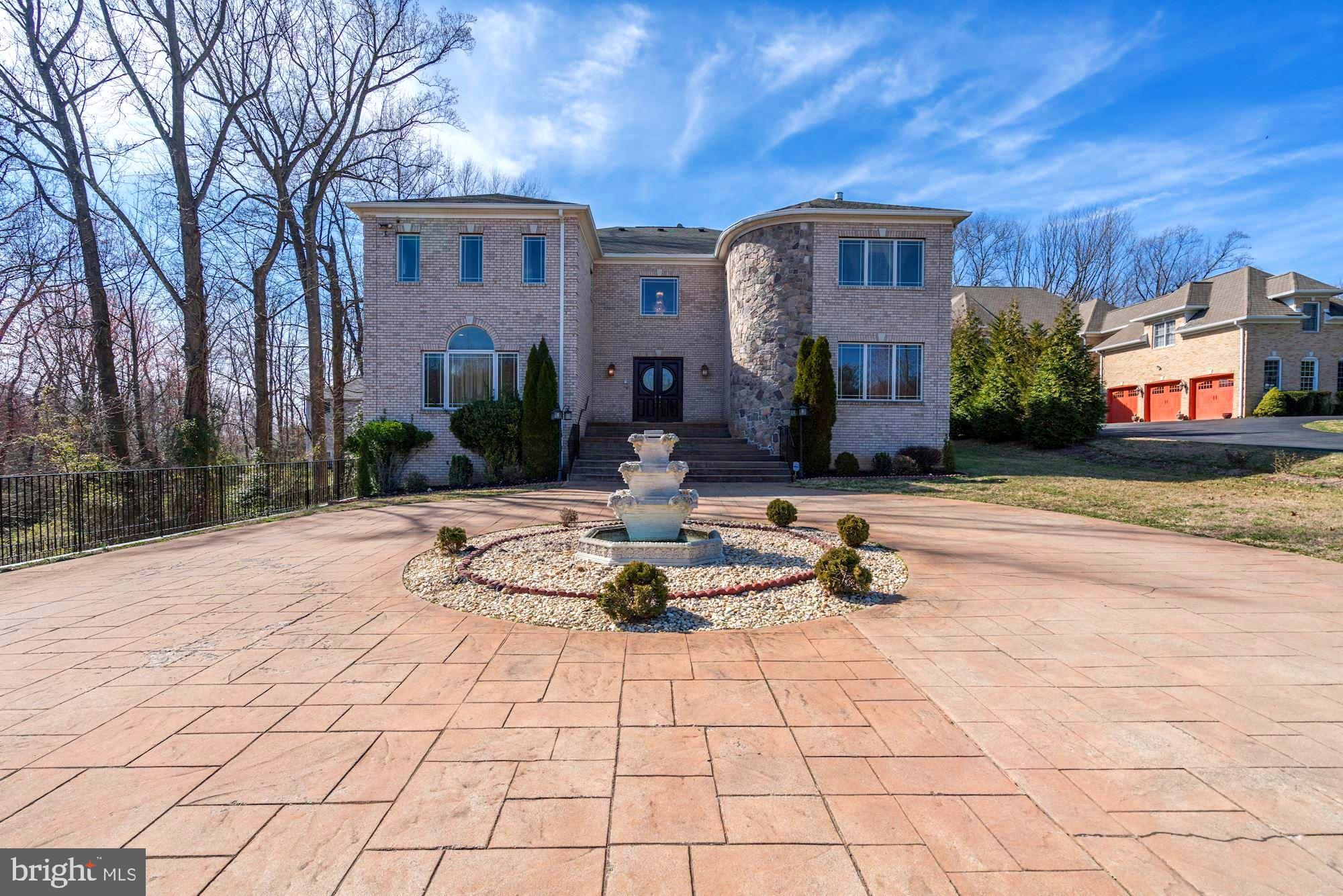 946 Seneca Road Great Falls, VA 22066 - Photo 3 of 106