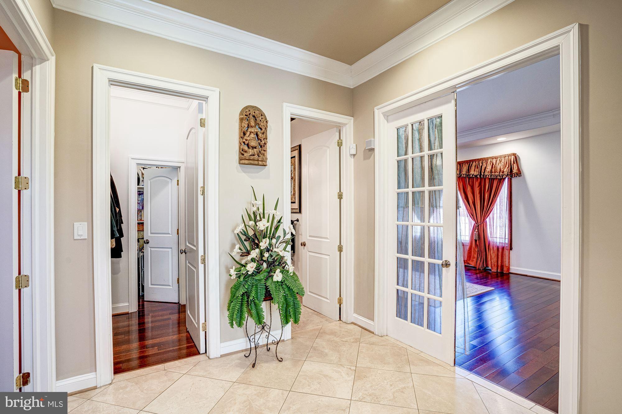 946 Seneca Road Great Falls, VA 22066 - Photo 27 of 106