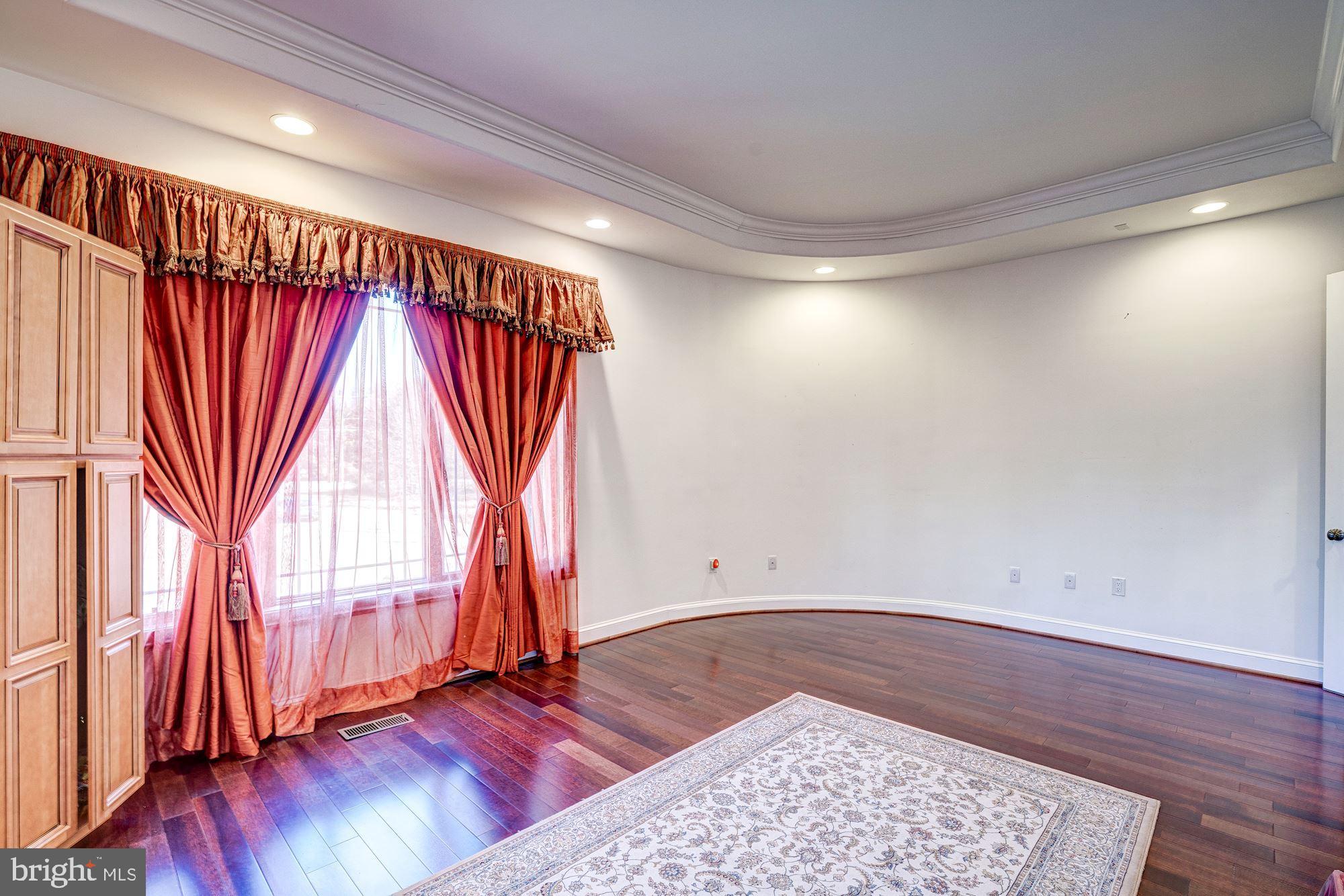 946 Seneca Road Great Falls, VA 22066 - Photo 29 of 106