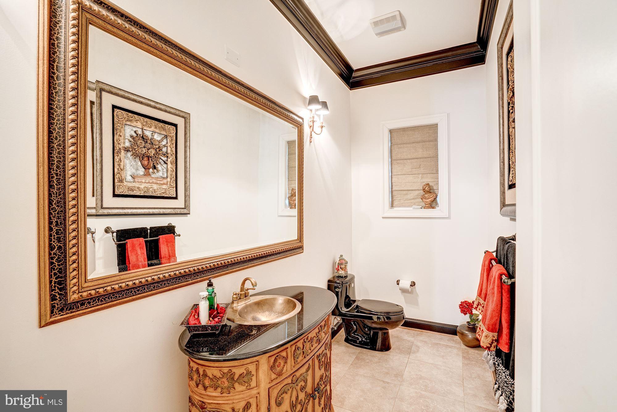 946 Seneca Road Great Falls, VA 22066 - Photo 31 of 106 Main level powder room