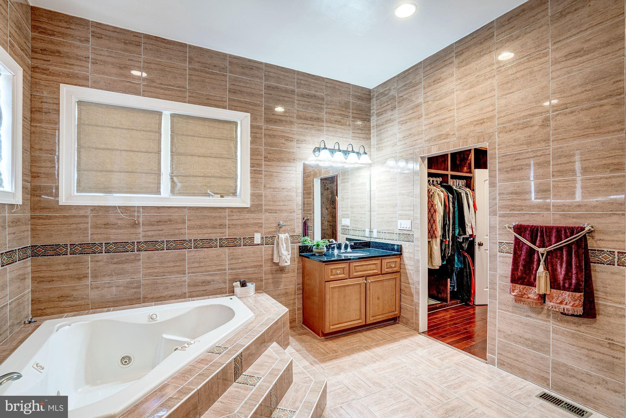 946 Seneca Road Great Falls, VA 22066 - Photo 39 of 106