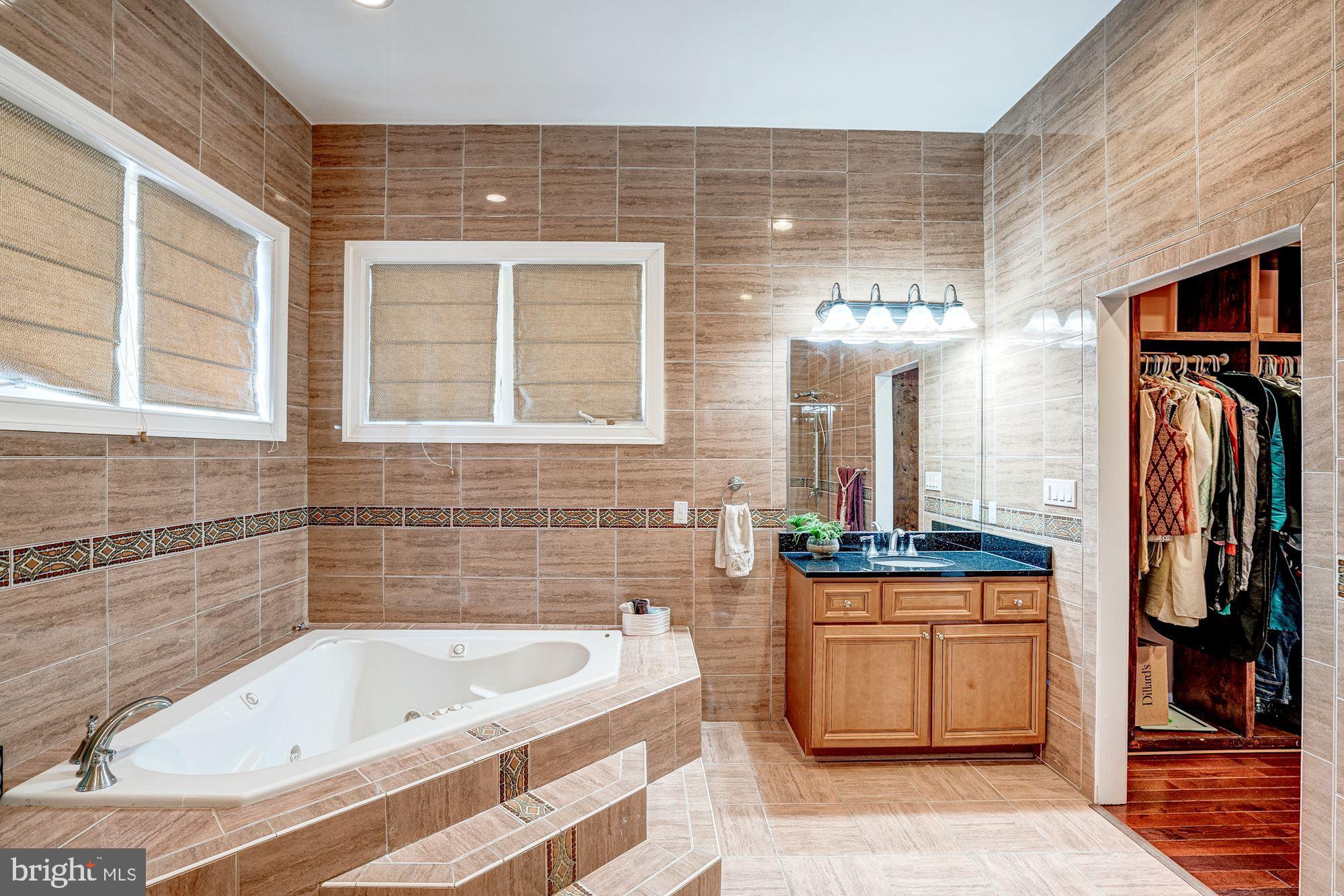 946 Seneca Road Great Falls, VA 22066 - Photo 40 of 106