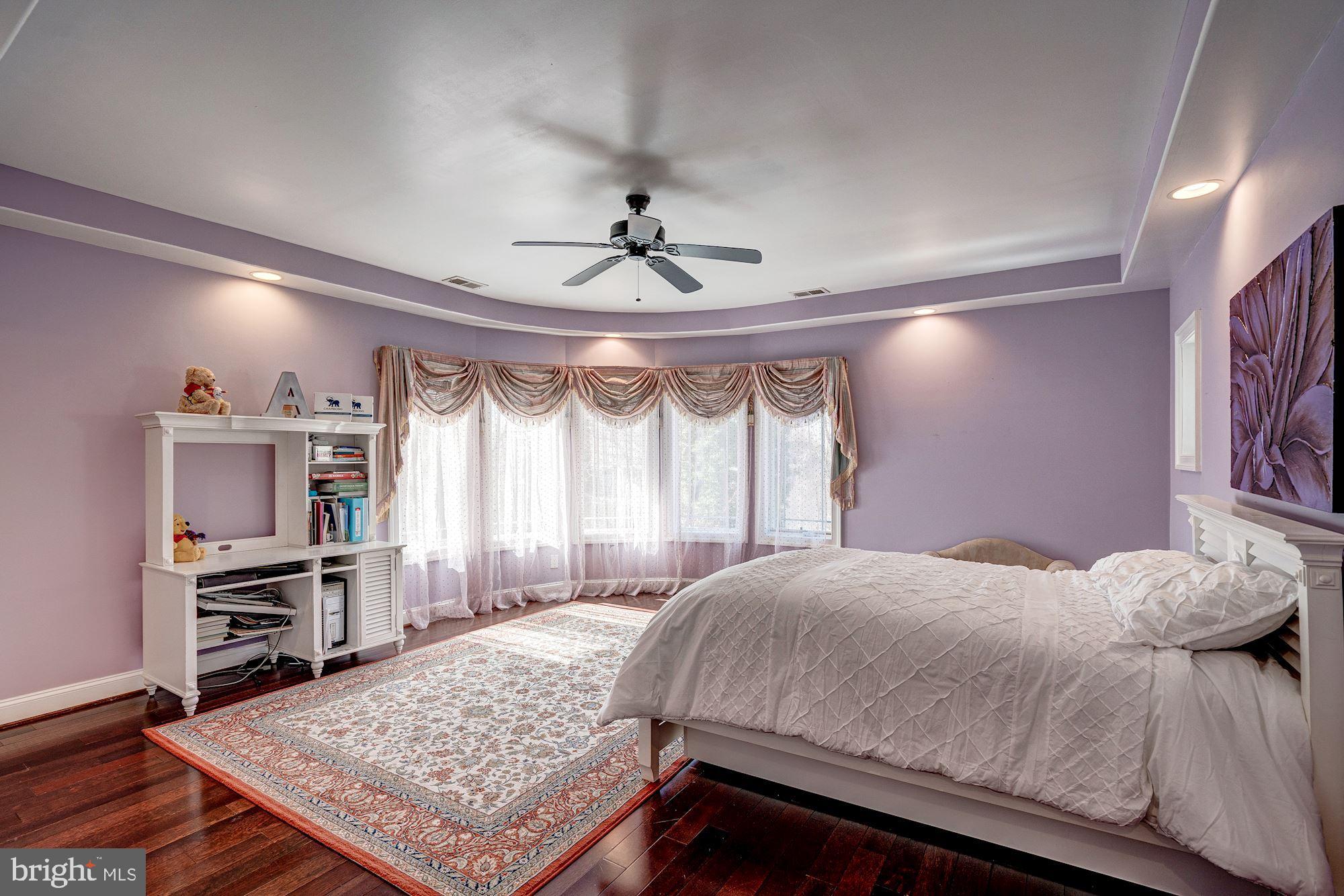 946 Seneca Road Great Falls, VA 22066 - Photo 65 of 106 Bedroom 3 with large walk in closet & full bath.