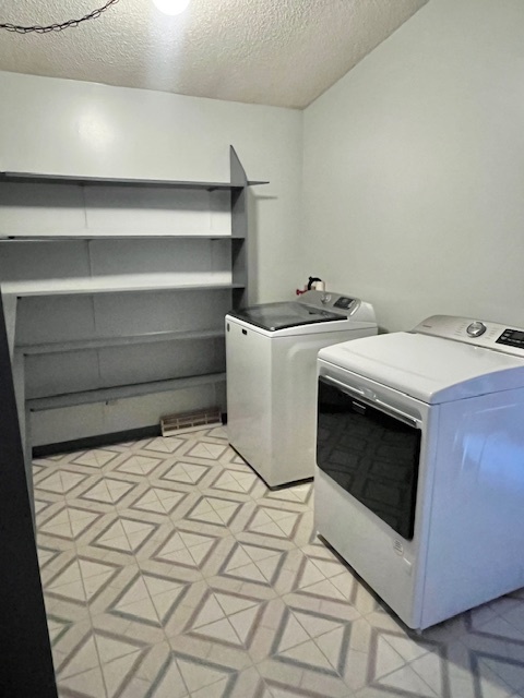333 Fox Trot Dixon, IL 61021 - Photo 14 of 21 a utility room with dryer and washer