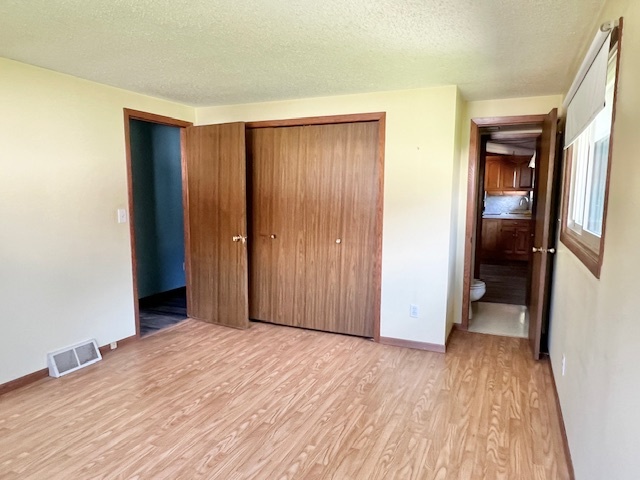333 Fox Trot Dixon, IL 61021 - Photo 9 of 21 a view of a livingroom with wooden floor